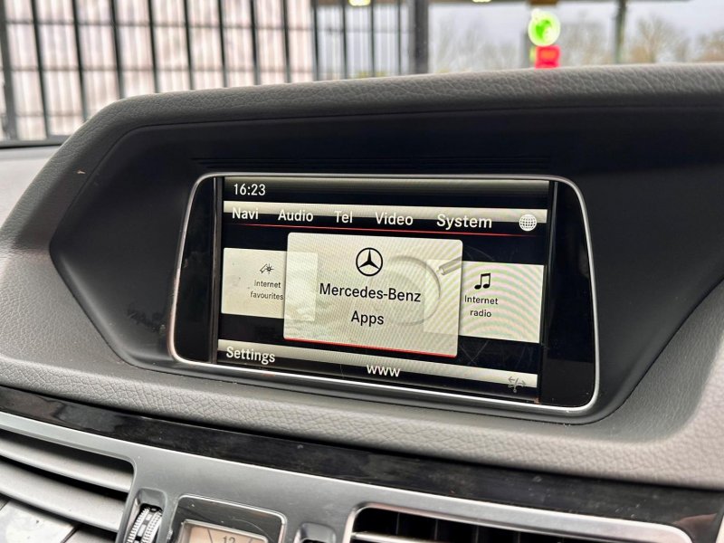 MERCEDES-BENZ E CLASS