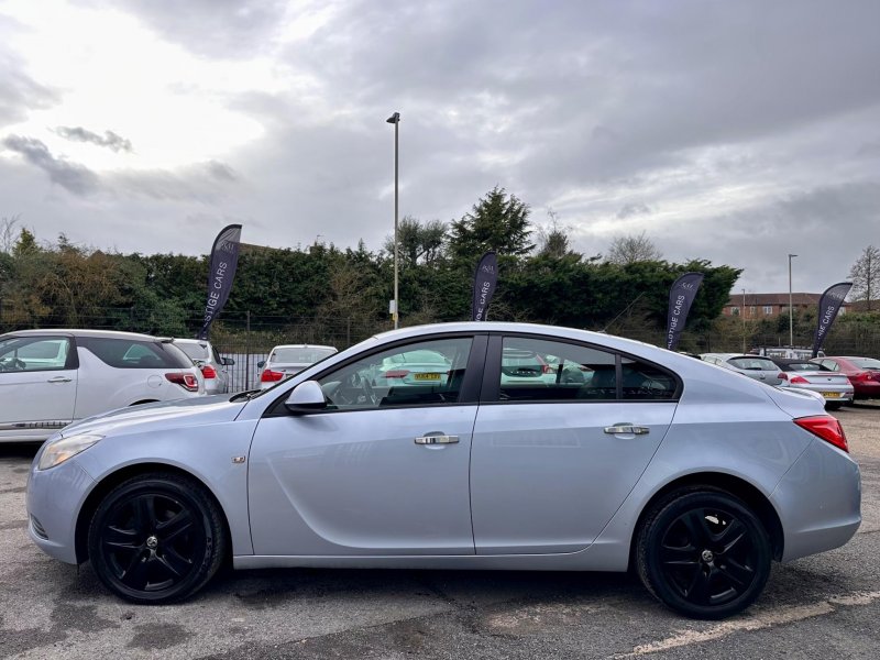 VAUXHALL INSIGNIA