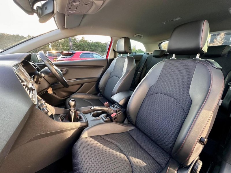 SEAT LEON
