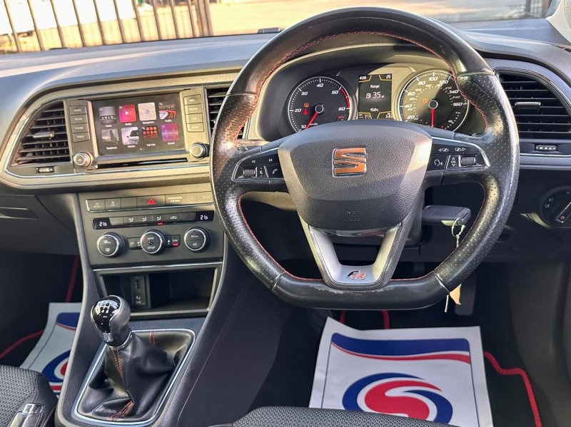 SEAT LEON