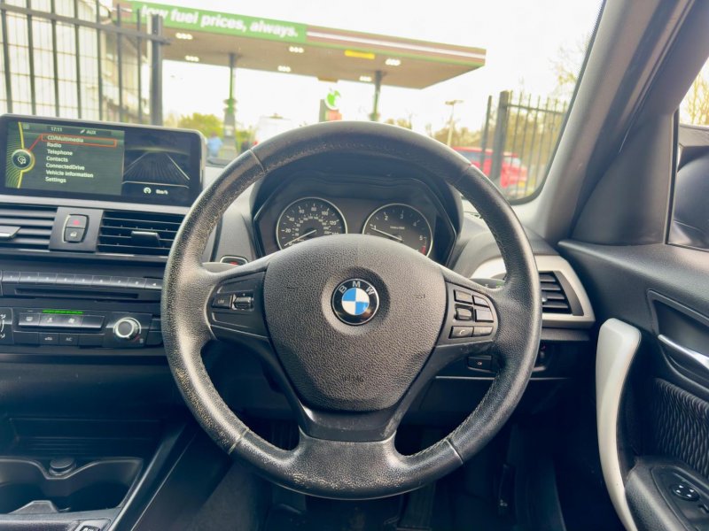 BMW 1 SERIES
