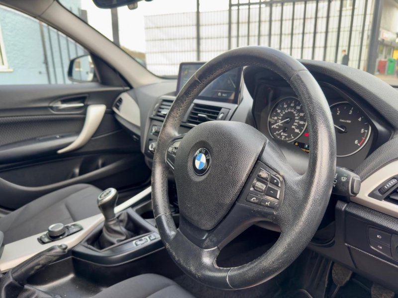 BMW 1 SERIES