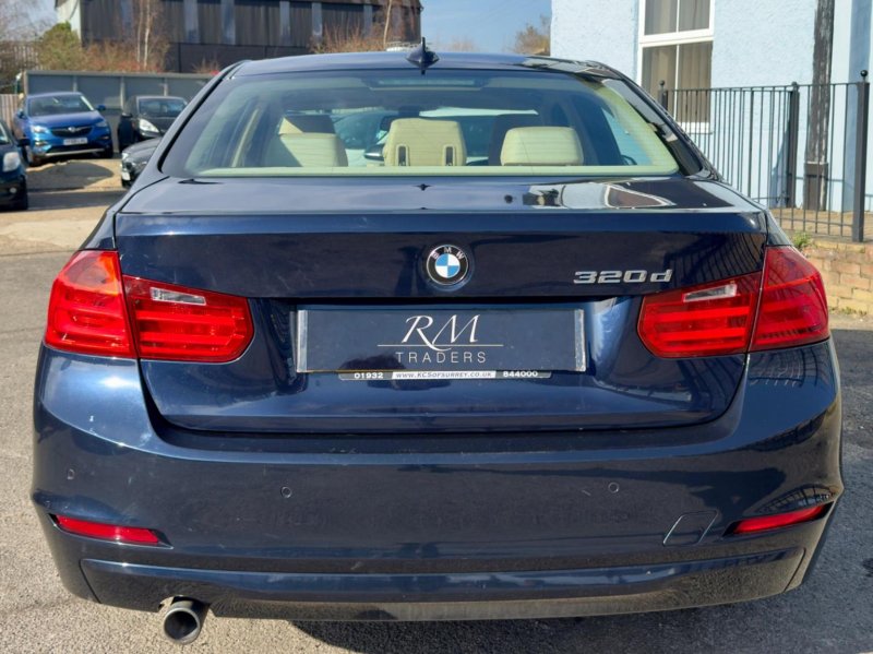 BMW 3 SERIES