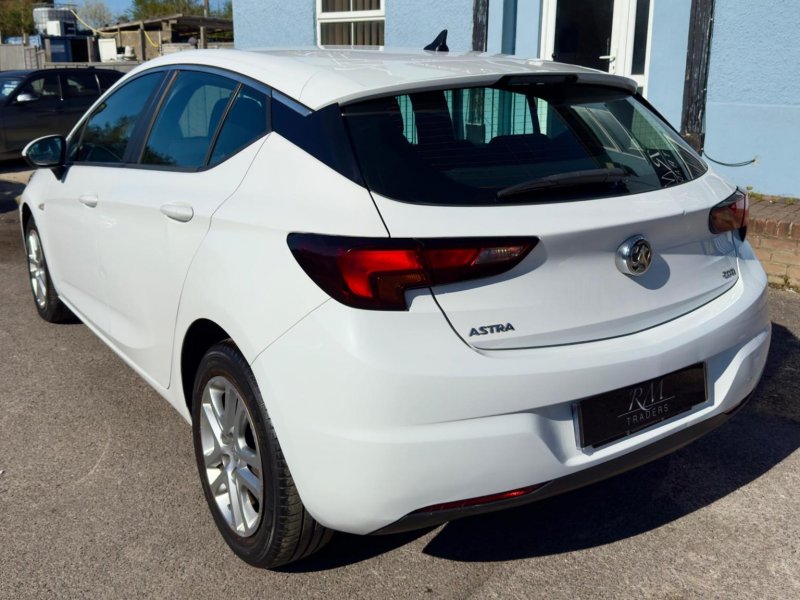 VAUXHALL ASTRA