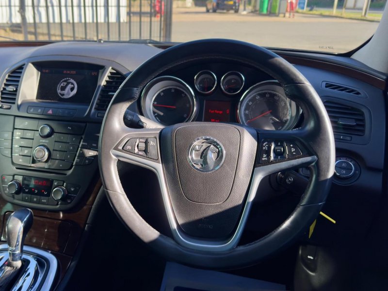 VAUXHALL INSIGNIA