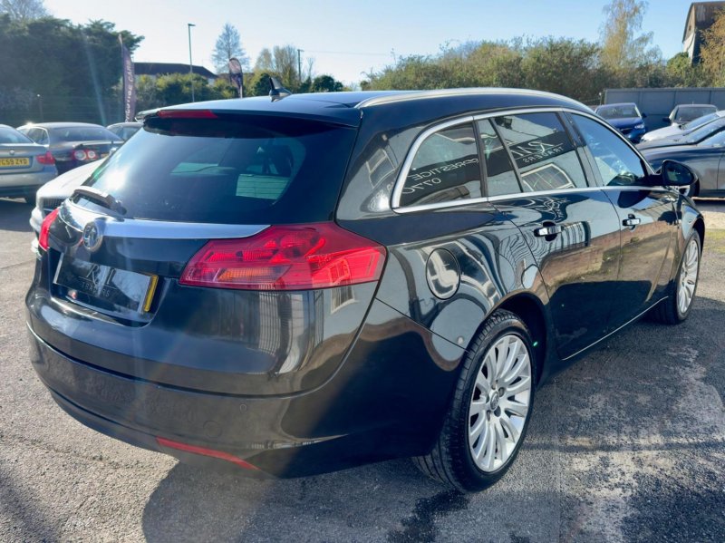 VAUXHALL INSIGNIA