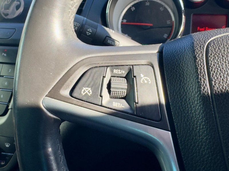 VAUXHALL INSIGNIA