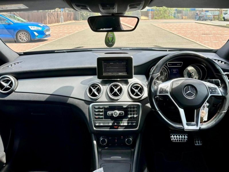 MERCEDES-BENZ GLA CLASS