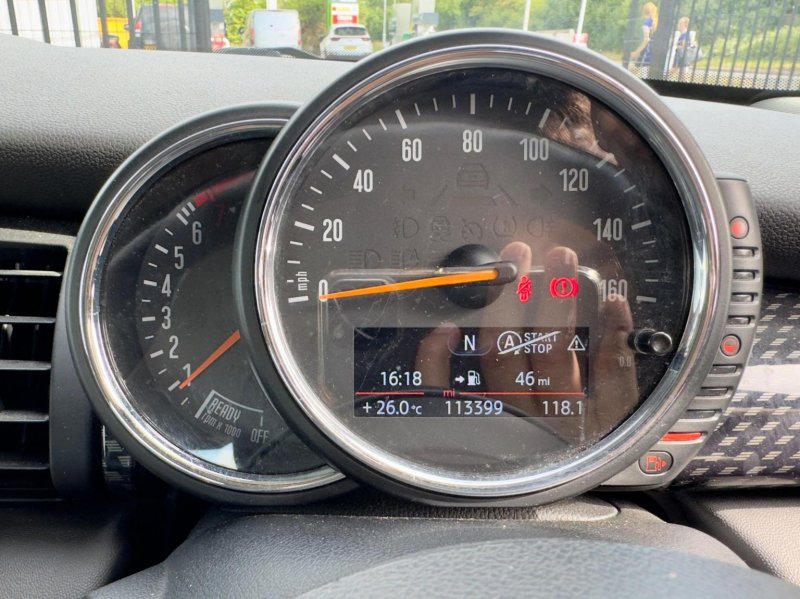 MINI HATCH