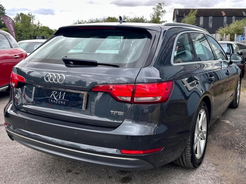 AUDI A4 AVANT