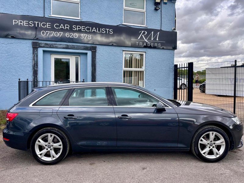 AUDI A4 AVANT